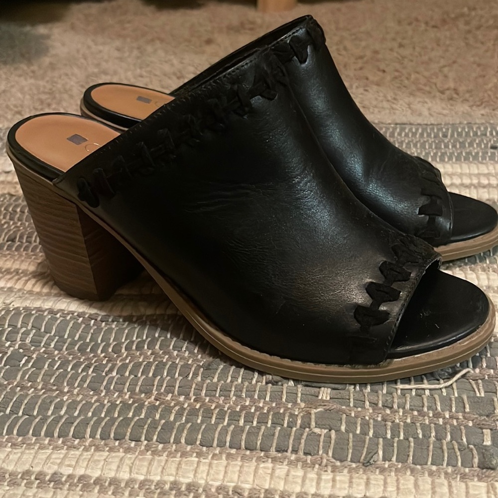 Black mule sandal